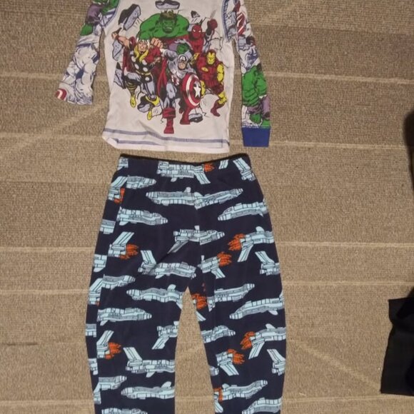 Disney marvel shirt size 2 carters pants size 5 - Picture 6 of 10